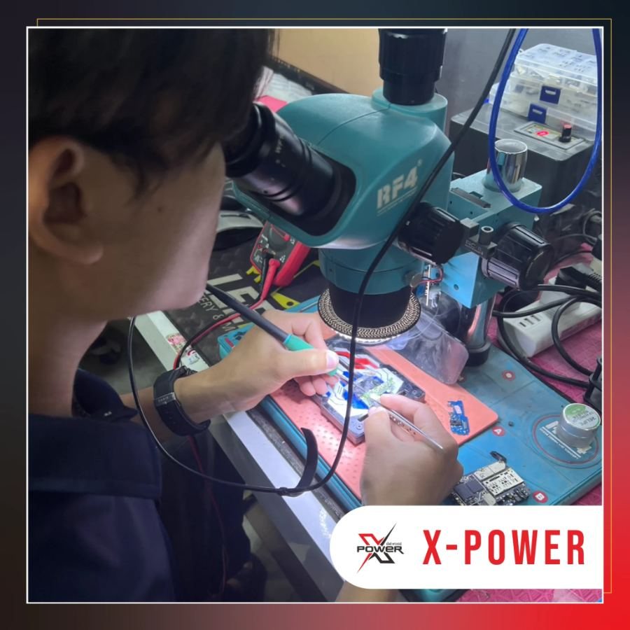 ช่างซ่อมบอร์ดมือถือละเอียดด้วยกล้องไมโครสโคปที่ร้าน X-POWER